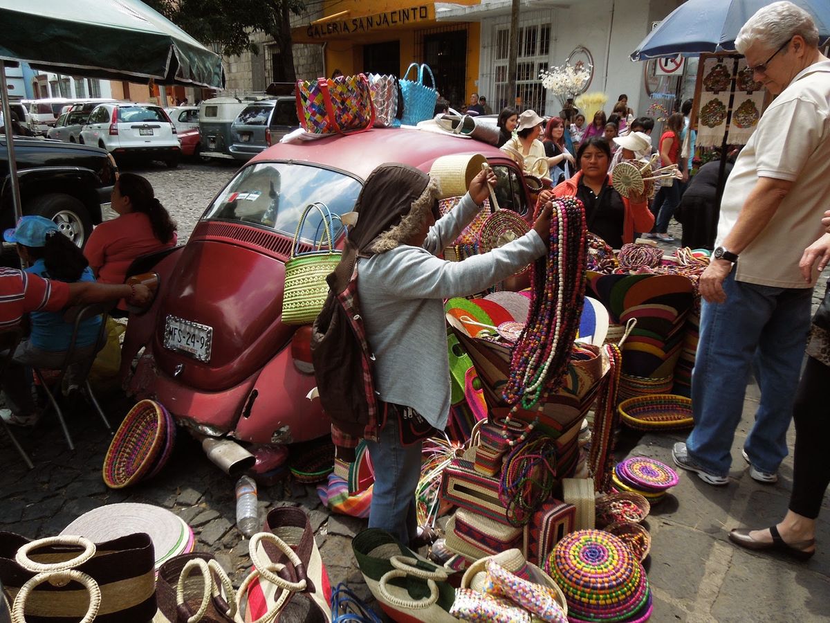 DFに戻ってあちこち散策。メキシコ在勤の友人がいろいろ案内してくれた。
ル...