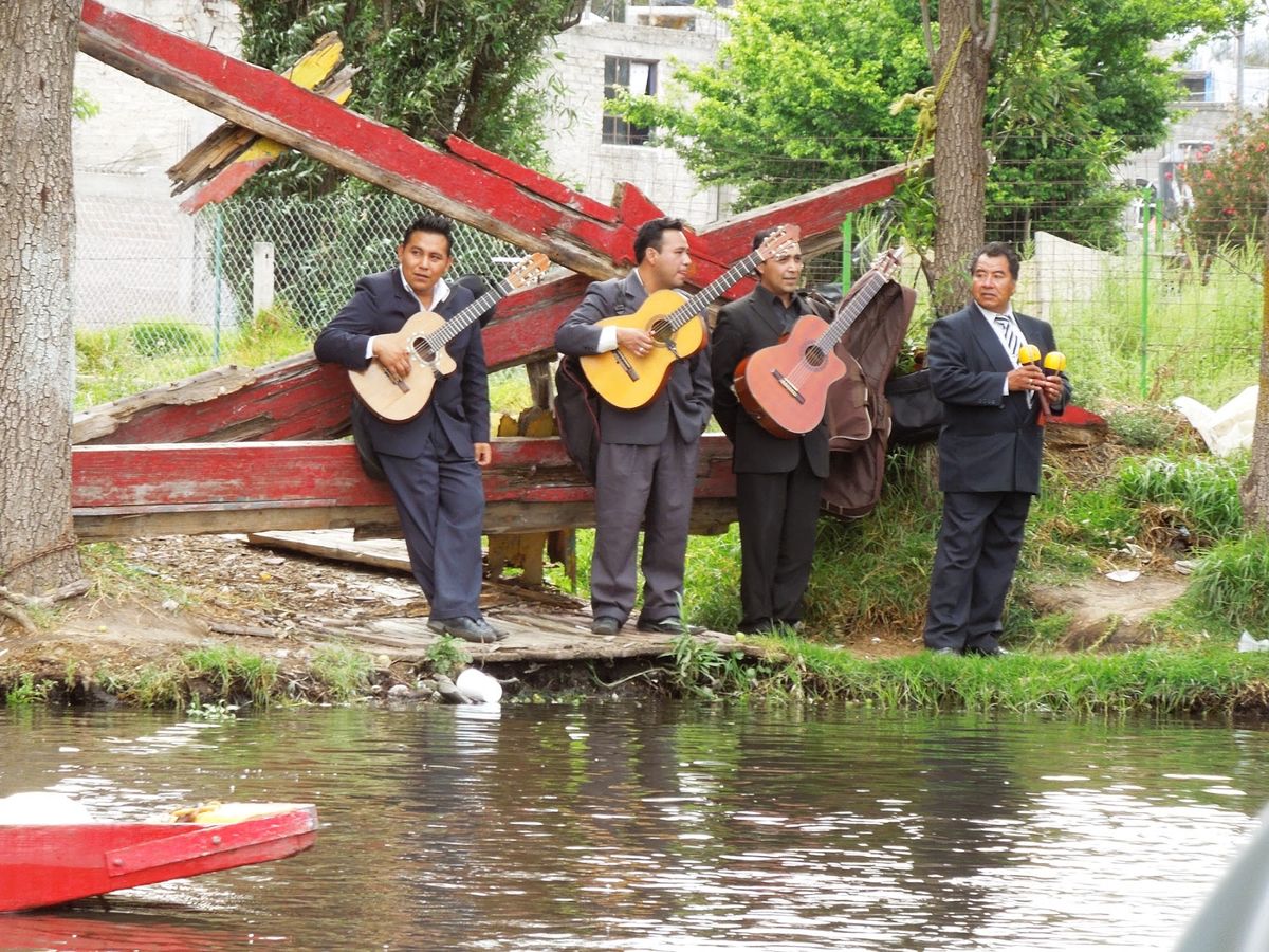 DFに戻ってあちこち散策。メキシコ在勤の友人がいろいろ案内してくれた。
ル...