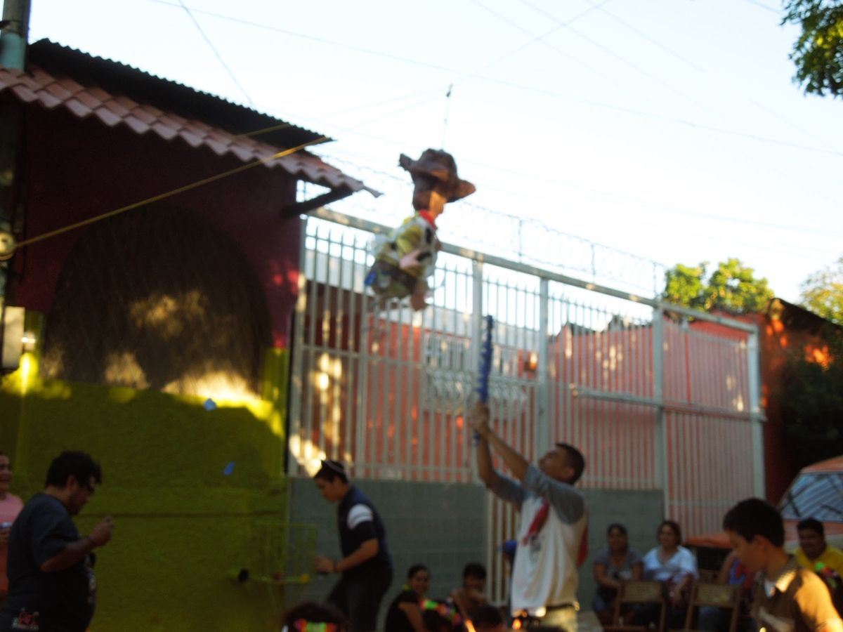 マナグアに戻り、現地で知り合った人のお宅にお邪魔した。ちょうどこの日は彼女...