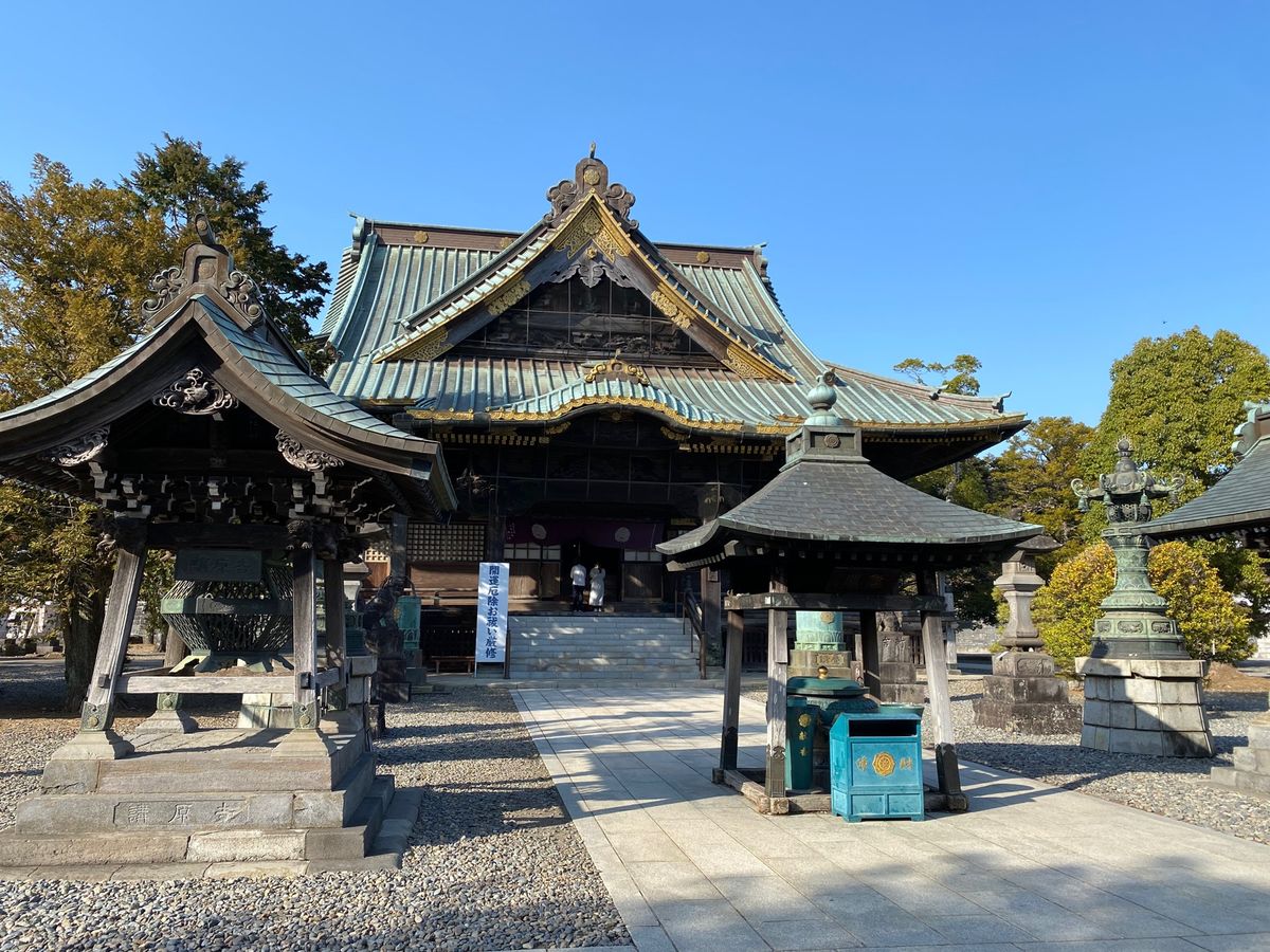 パンフレットを見ながら全て回る。
もう桜が咲きはじめていた。春だなぁ。