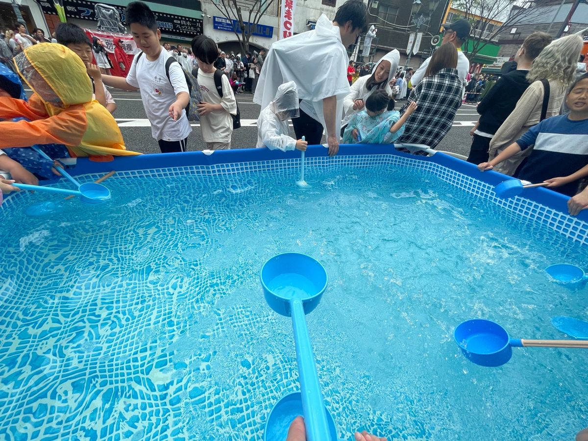 今回のメインイベントの湯ぶっかけ祭り！
映像ではそれほどでもないように見え...