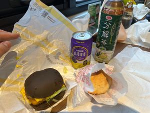 6/8-9
夕食は買い食い、朝は阜杭豆漿
帰りは桃園から関空、新幹線で帰りました