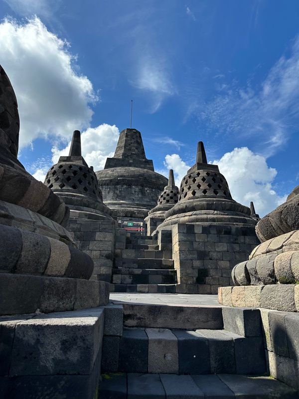 インドネシア「ボロブドゥールへ」の写真