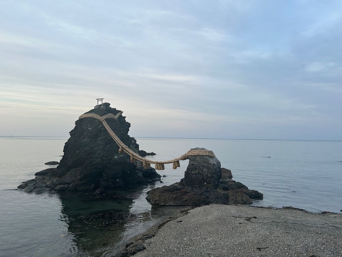 二見興玉神社と夫婦岩。