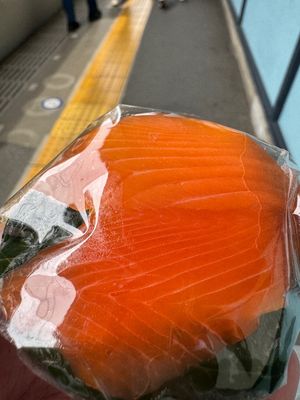 橿原神宮駅構内のうめもりというお店。わさび葉寿司。美味しかった😄奈良らしい...