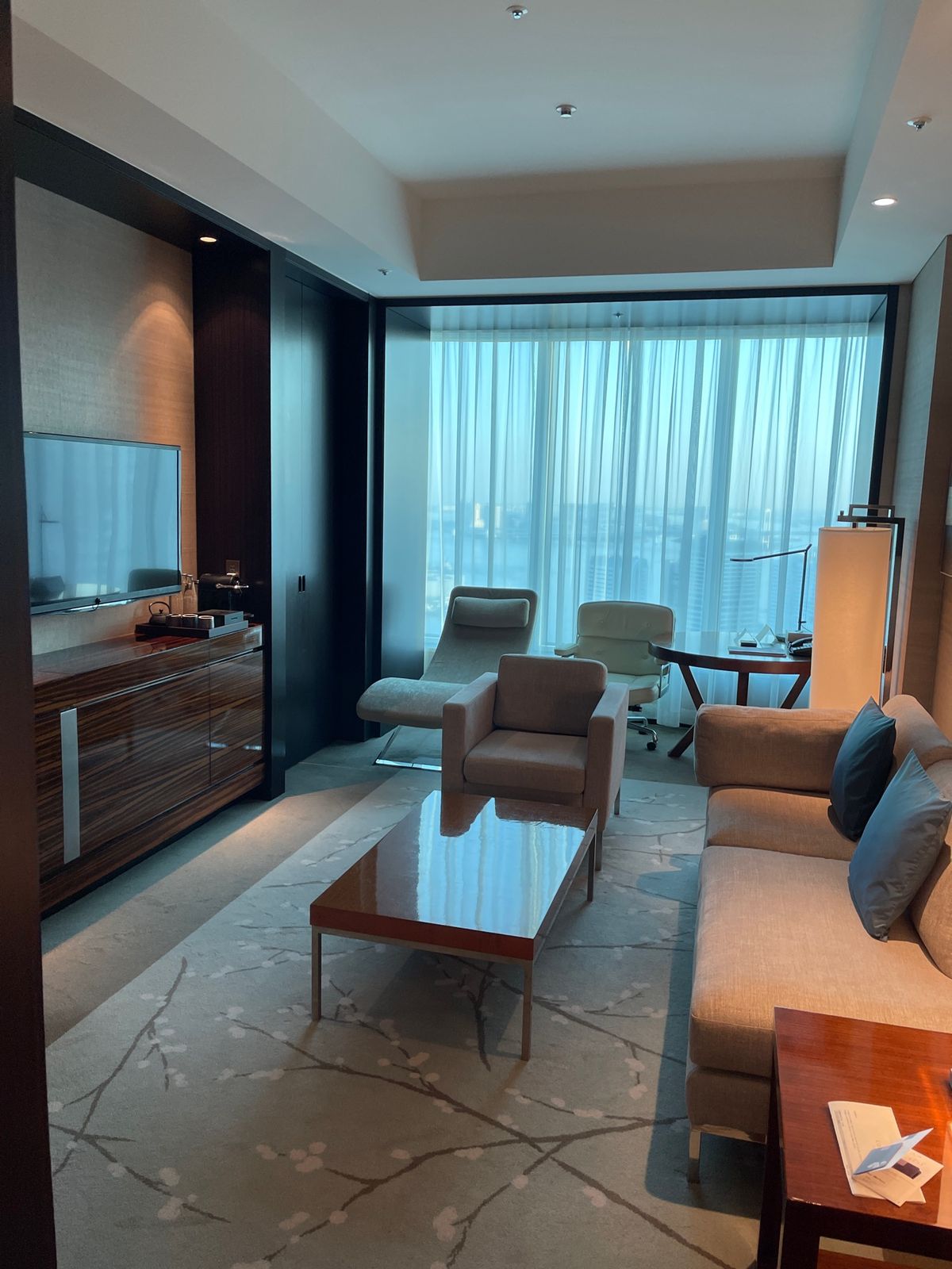 さすがコンラッド東京のスイートルーム