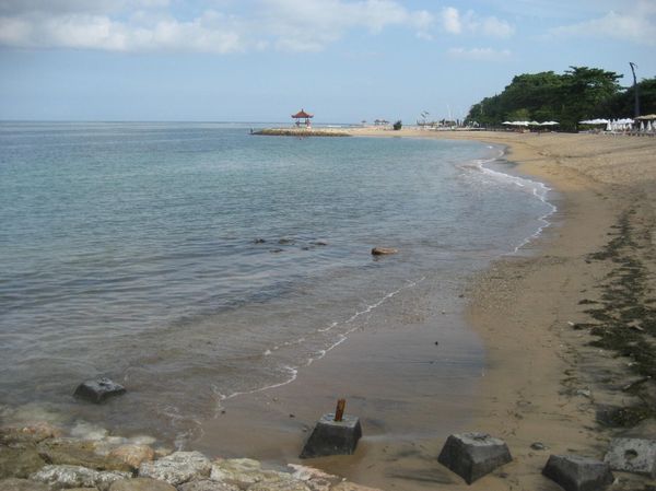 インドネシア・バリ島「家族でバリ島〜ジョクジャカルタの旅」の写真：バリ島に戻ってサヌールの海近ホテルにチェ...