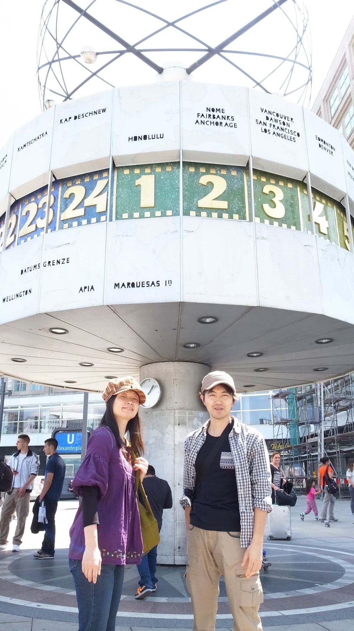 ベルリンで現地在住の友人宅に泊まらせてもらい、東西冷戦の跡地などを散策。ブ...