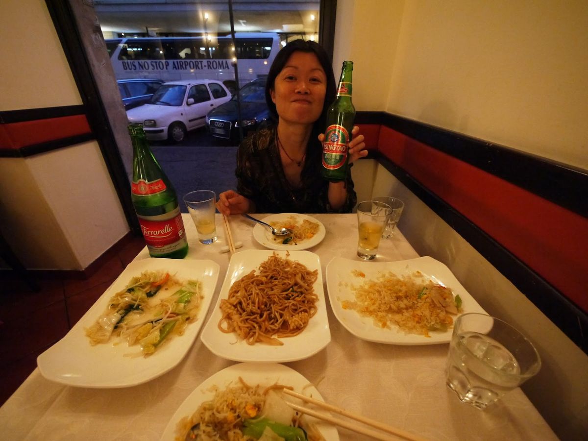 ローマへ移動して一通り観光を楽しむ。
バチカンのサンピエトロ大聖堂、トレビ...