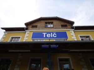 チェコ南部の町、テルチに行ってみた。可愛らしいカラフルな家が立ち並ぶ世界遺...