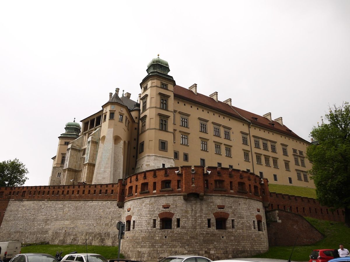 ベルリンから飛行機でポーランドのクラクフへ移動。第二次世界大戦の負の遺産と...