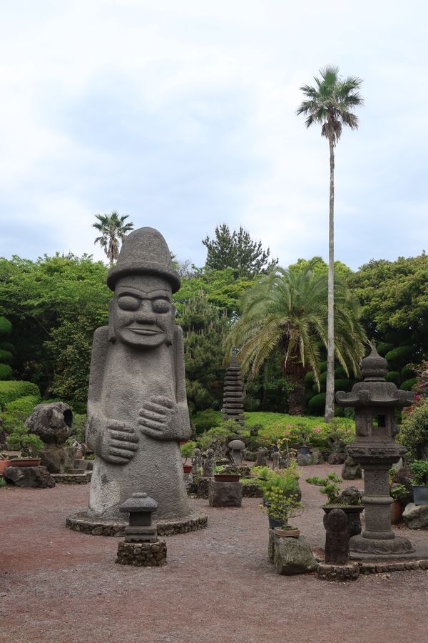 大韓民国 (韓国)・済州島「済州島グルメ旅🇰🇷」の写真：Micheongulへ。
洞窟よりも、普...