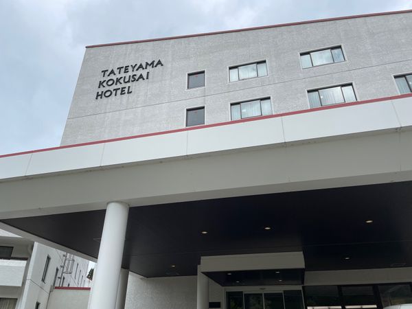 日本・富山県「2024 雪の大谷・宇奈月温泉家族旅行」の写真：この日の宿は明日の立山室堂行きに備えて、...