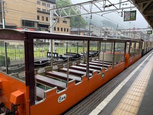 翌日は黒部トロッコ列車。残念ながら正月の地震の影響で列車は途中までしか行か...