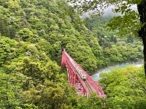 展望台からは走る列車を見ることもできます。