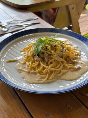 Pasta かざはな

初日に勝沼インターを降りてフルーツラインを北上した...