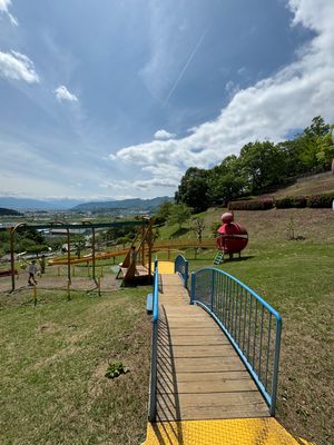 Pastaかざはなのすぐ近くにある「塩山ふれあいの森総合公園」

小さなロ...