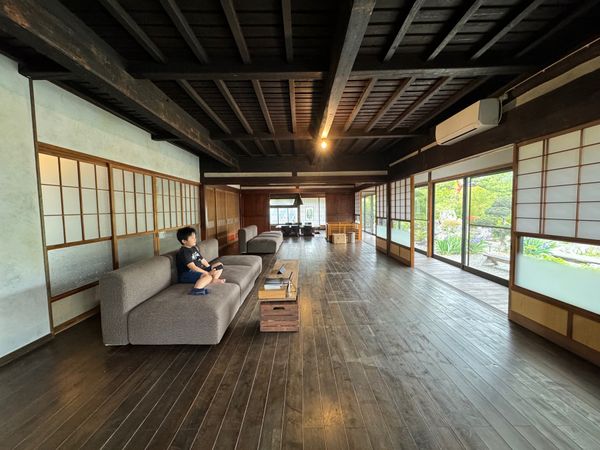 日本・山梨県「古民家宿 るうふ 丘之家 / 山梨県」の写真：古民家宿るうふ丘之家に到着！

これは思...