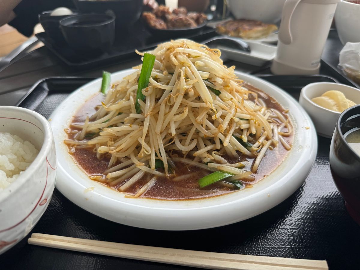 談合坂サービスエリアで昼休憩

もやし定食を頼んでみたけどすごい量笑