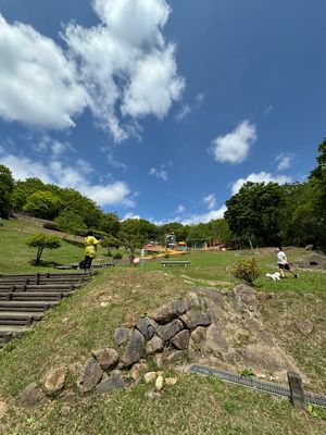 Pastaかざはなのすぐ近くにある「塩山ふれあいの森総合公園」

小さなロ...