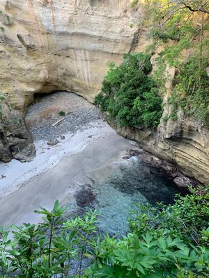 龍宮窟
静岡県　下田