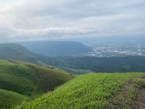 大観峰、緑が沢山でとても綺麗でした。
わんこもうれしそうに散歩してました!