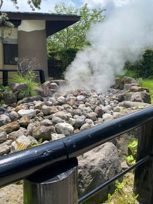 別府、地獄巡り‼️人多かったなぁ〜。
でも、海地獄の色🩵綺麗てました。湯煙...