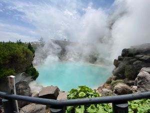 別府、地獄巡り‼️人多かったなぁ〜。
でも、海地獄の色🩵綺麗てました。湯煙...