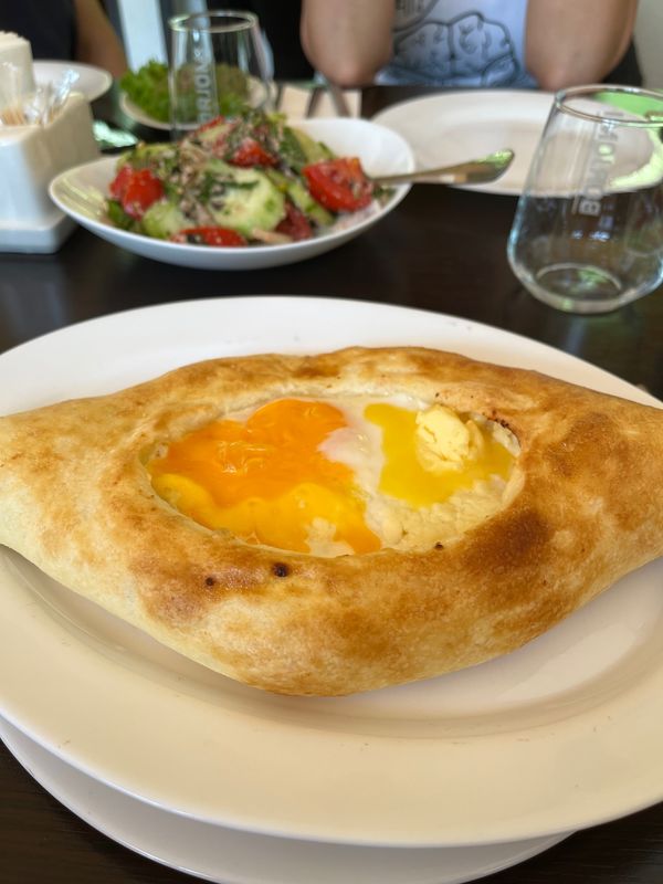 ジョージア・トビリシ「GWジョージア2024🇬🇪」の写真：ジョージア料理？