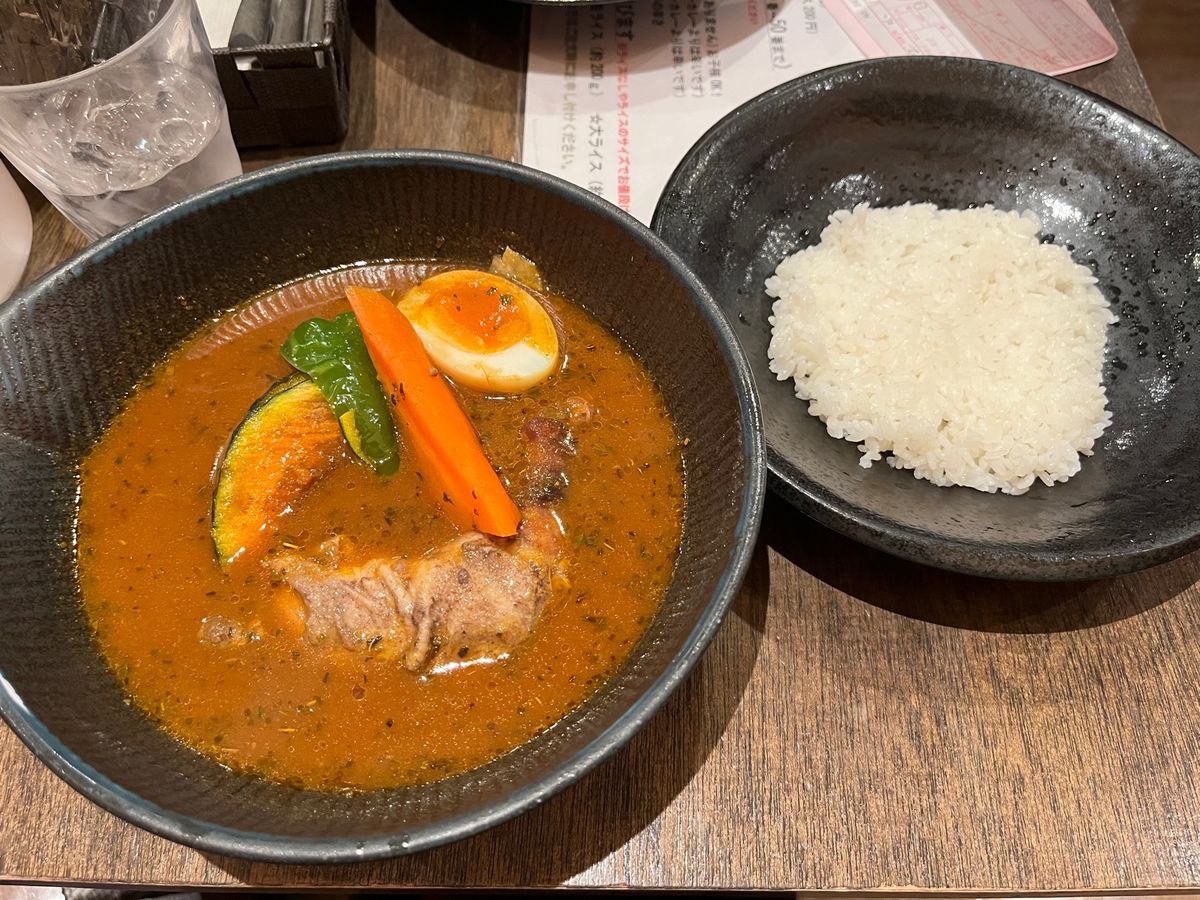 ４日目❤︎
電車で空港まで🚃
駅が外人さんで溢れてた🫢
空港でスープカレー...