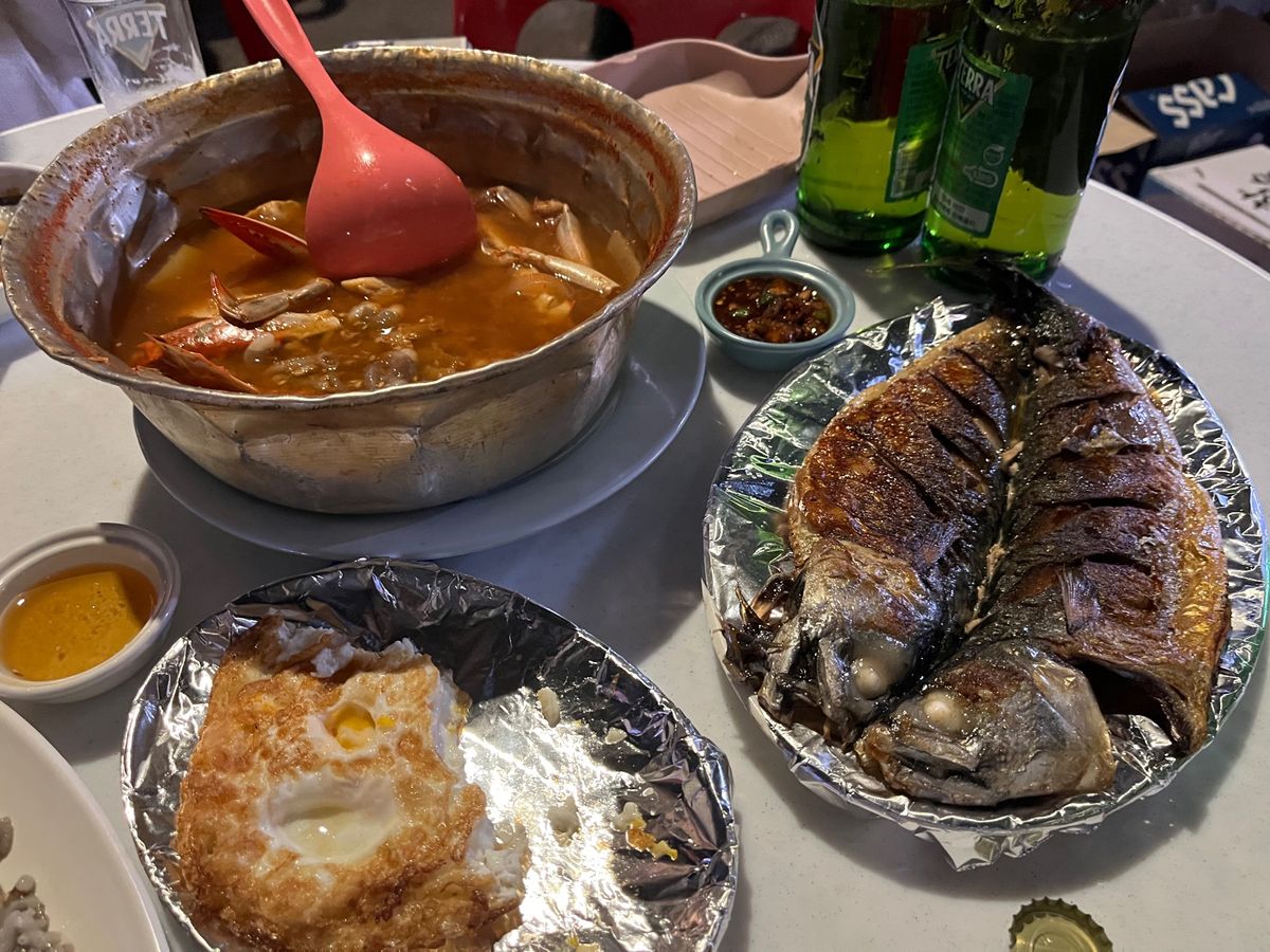 １日目の夜❤︎
影島の屋台で飲んだ🍺
カニ鍋の〆のラーメンおいしすぎた😲
...