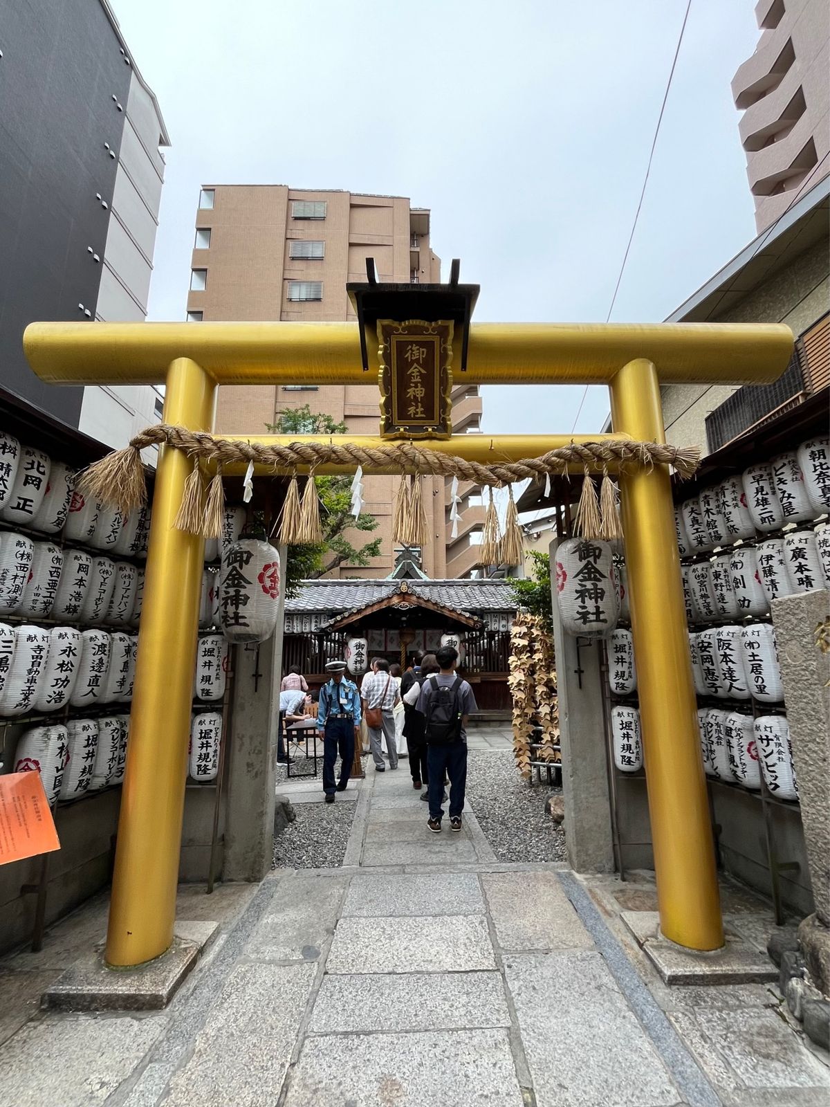 金閣寺
御金神社