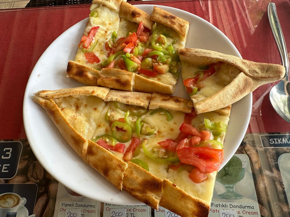 アダナケバブと野菜のピタ