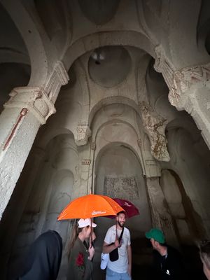 オルタヒサルにあるハラッハ修道院、Hallach monastery。