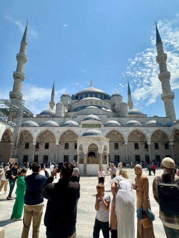 アラブ首長国連邦・ドバイ「NRT ✈︎ HKG ✈︎ DXB ✈︎ IST ✈︎ ASR ✈︎ IST ✈︎ HND」の写真：Sultanahmet
ブルーモスクとア...