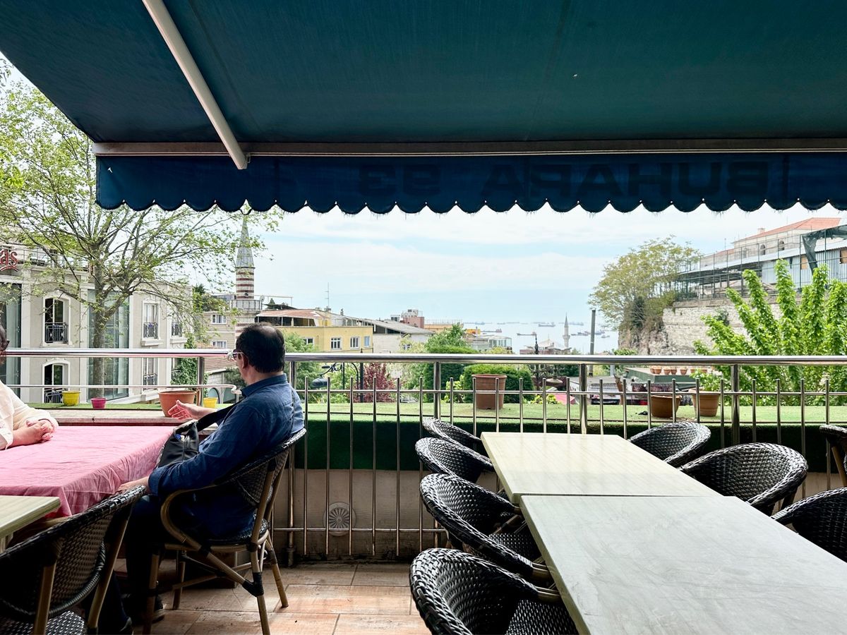 アダナケバブと野菜のピタ