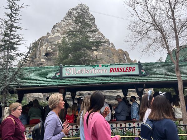 アメリカ(米国)・アメリカ「カリフォルニアディズニーランド」の写真：マッターホルンボブスレー