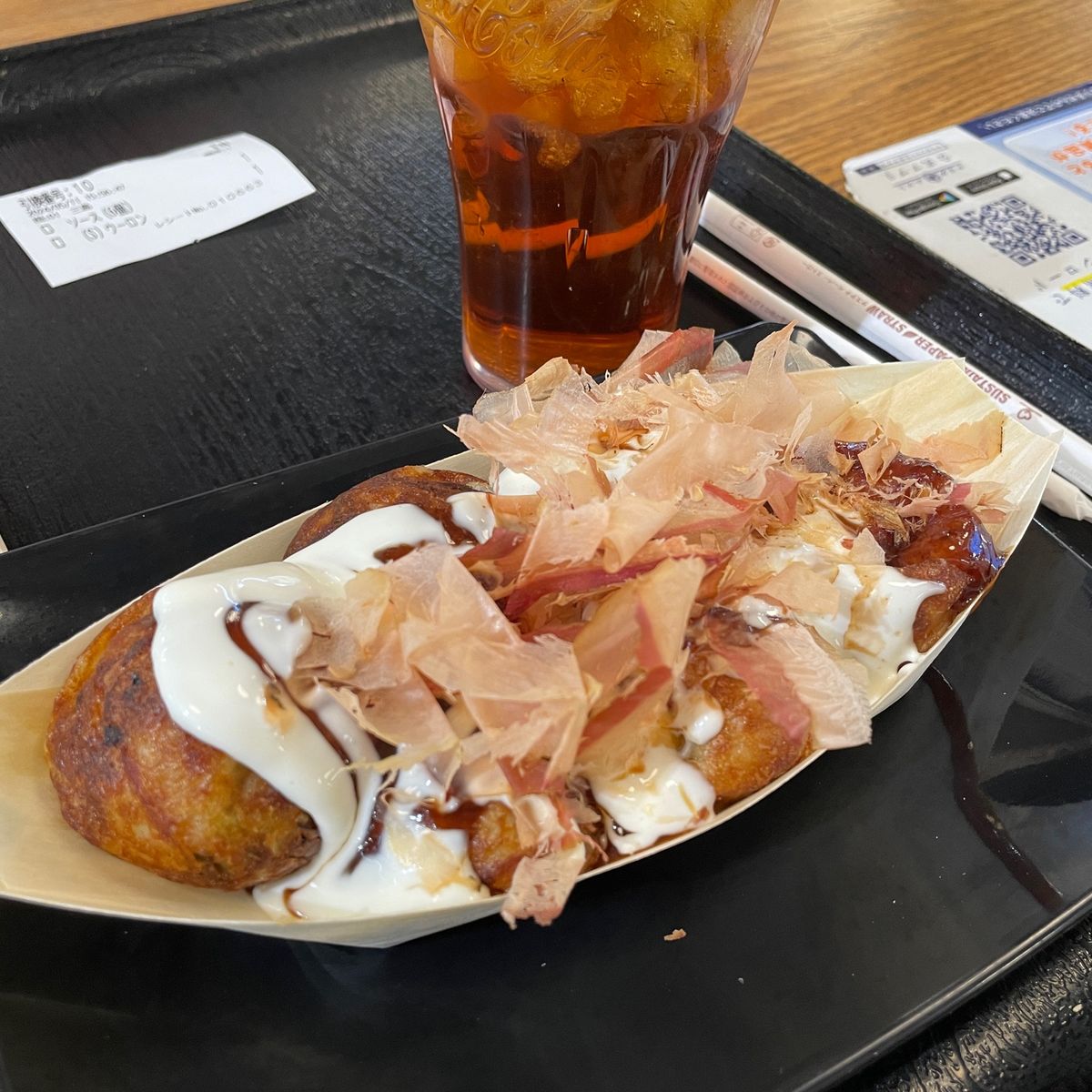 行きはJetstar。
(9年前も熊本行くのに乗ったのに記憶なし)
小腹が...