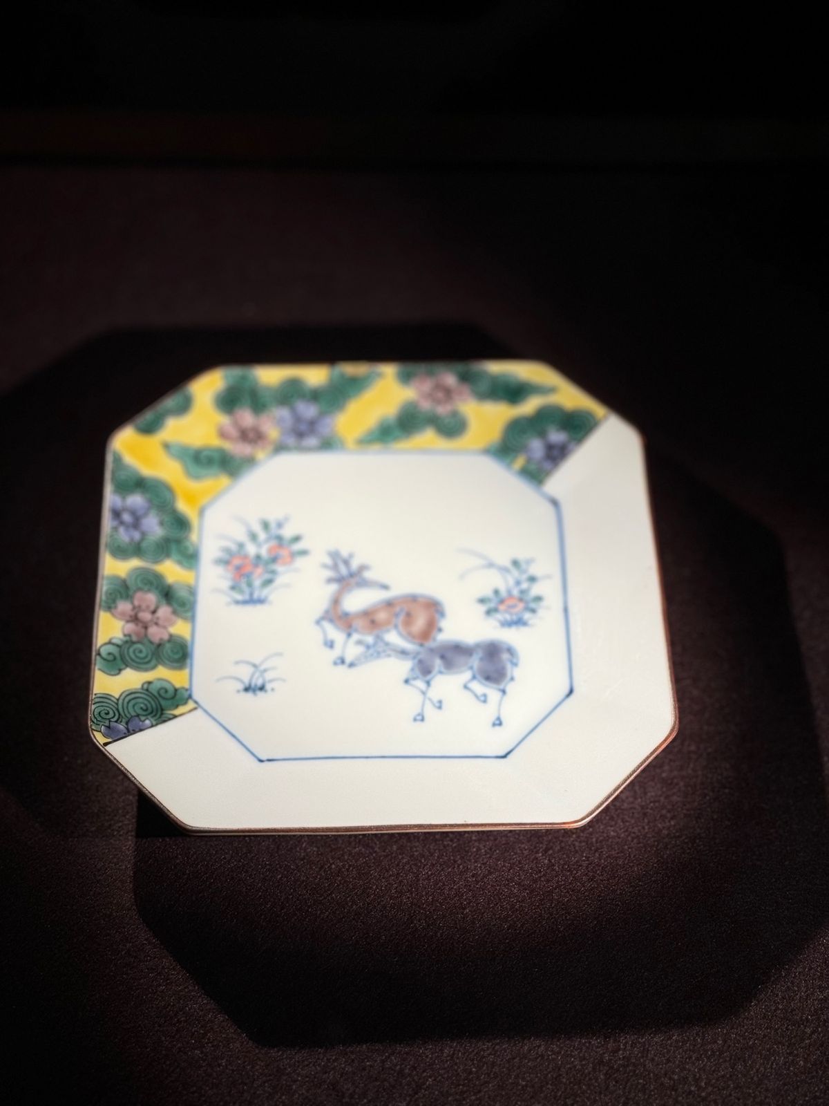 界　加賀
九谷焼