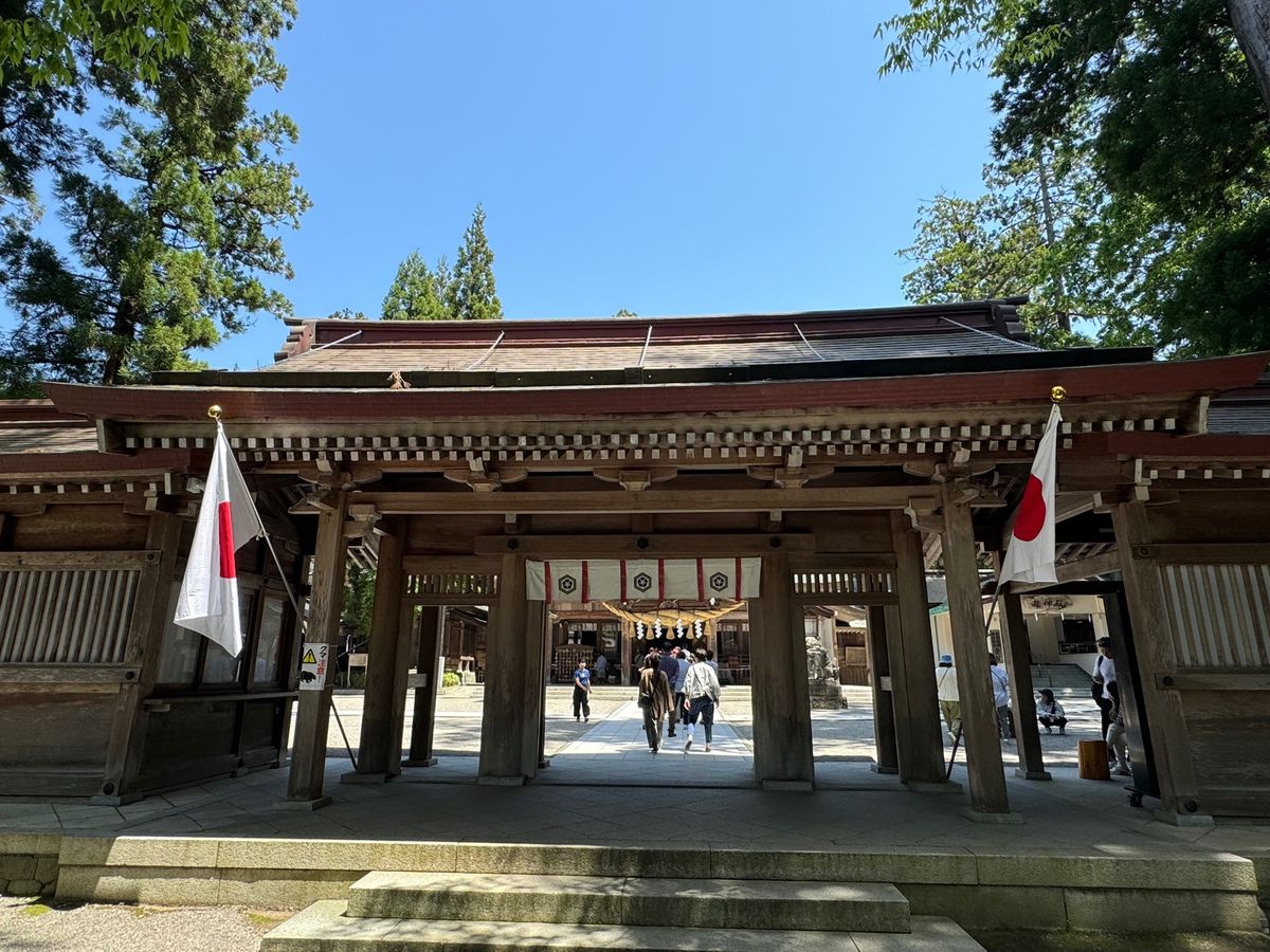 白山比咩神社

ここに呼ばれてとかもしれない。
