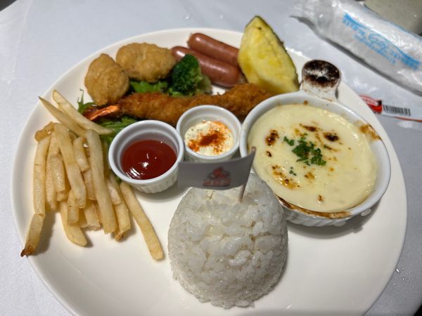 日本・宮城県「ハワイアンズ」の写真：お子様ランチ