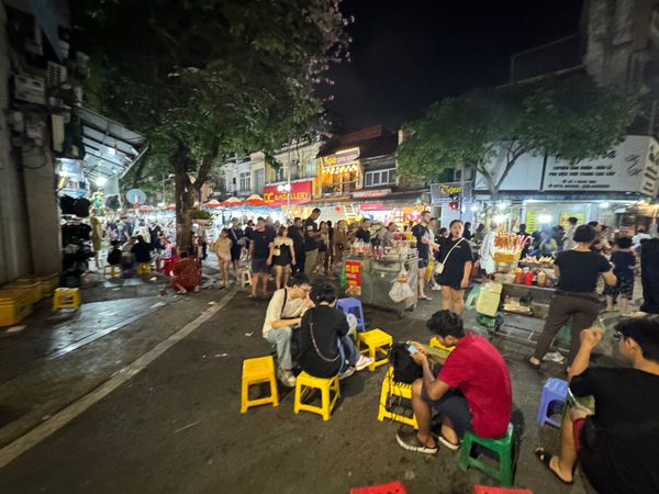 ベトナム・#ハノイ「世界遺産🌍アンコールワットを歩く🚶」の写真：まずは手始めにベトナム🇻🇳のハノイって街...