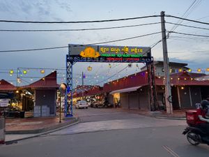 今回は世界遺産・アンコールワットを目指す旅。
まずはシェムリアップの街並み...