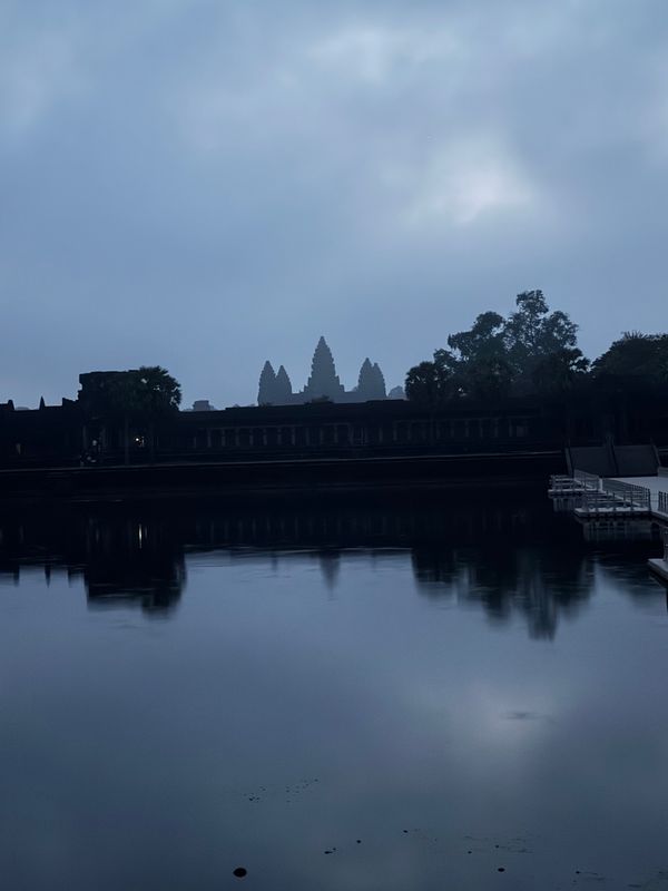 ベトナム・#ハノイ「世界遺産🌍アンコールワットを歩く🚶」の写真：アンコールワットへの旅
Part.1  ...