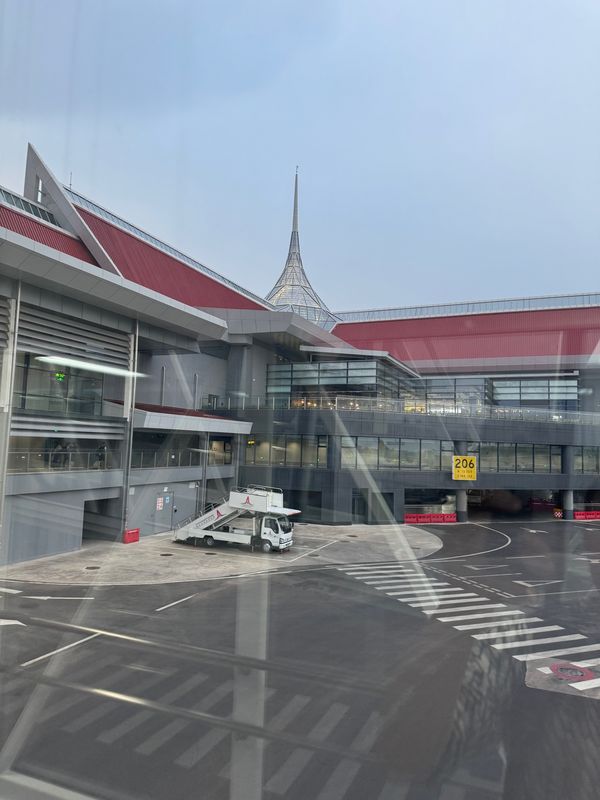 ベトナム・#ハノイ「世界遺産🌍アンコールワットを歩く🚶」の写真：ここからメインのカンボジア🇰🇭の旅が始まる。