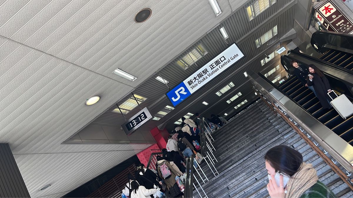 大阪駅到着＆牛カツランチ