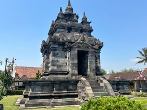 ジョグジャカルタ旅行8/13 4日目
世界遺産巡りとグルメ三昧
世界遺産巡...