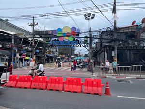 タイと言えば歓楽街！
ここプーケットでもバングラ通りの
ゴーゴーバーやバー...