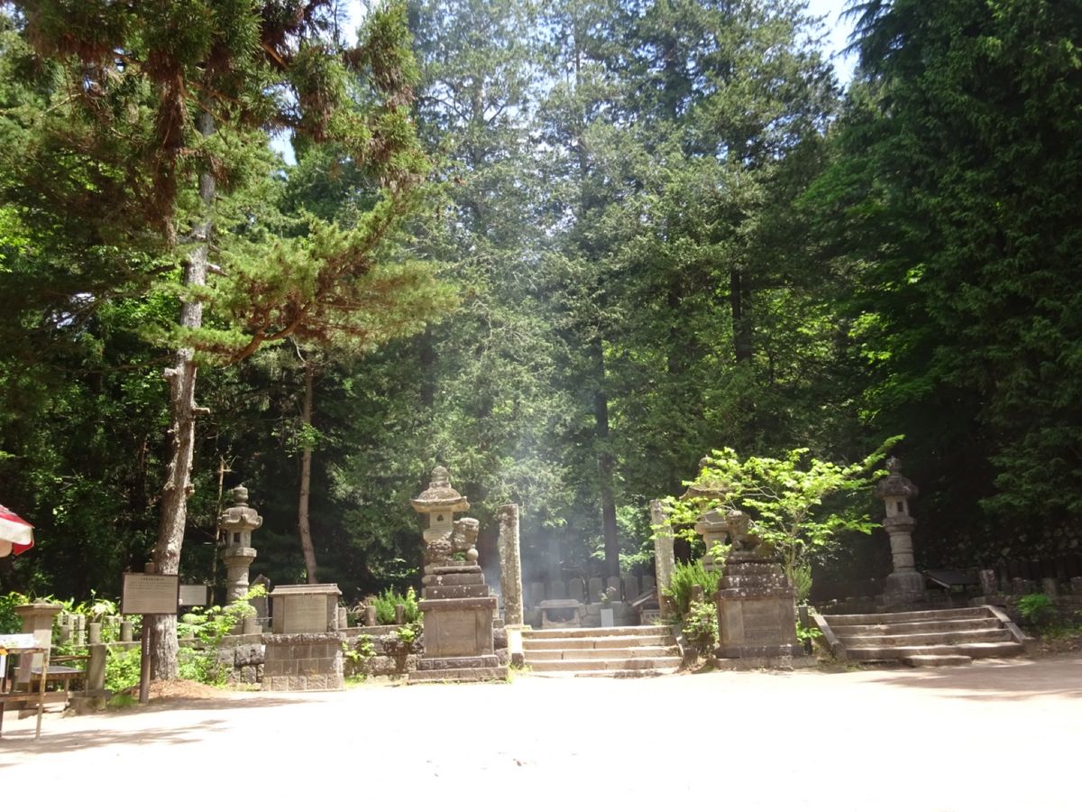 白虎隊士十九士の墓