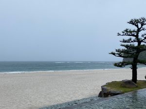 白浜の辺り。白浜は雨だったから砂浜には降りず
